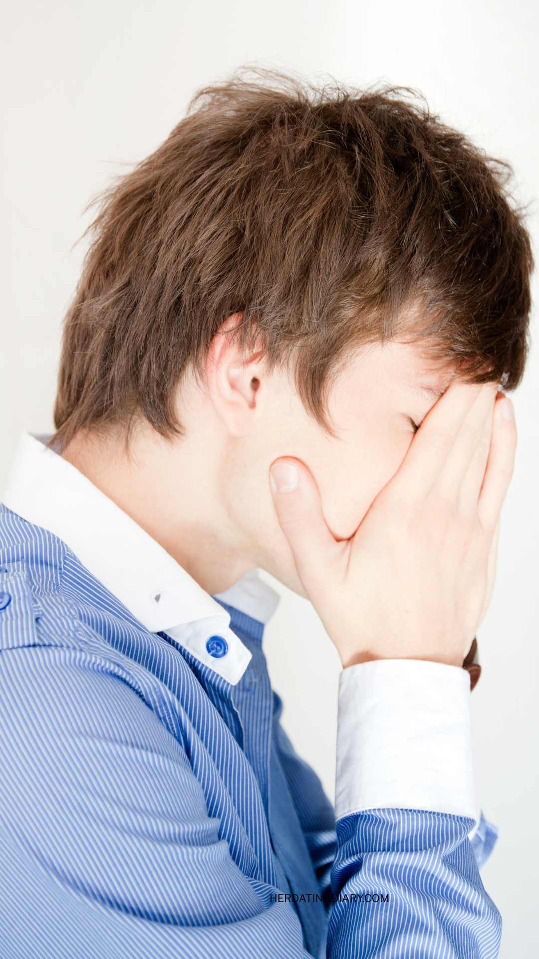 Behaviors That Reveal Your Man Is Emotionally Lazy