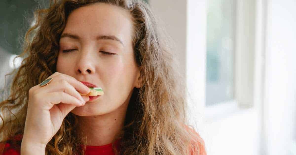 5 Things People Don’t Realize You’re Doing Because You’re Afraid They’ll Leave