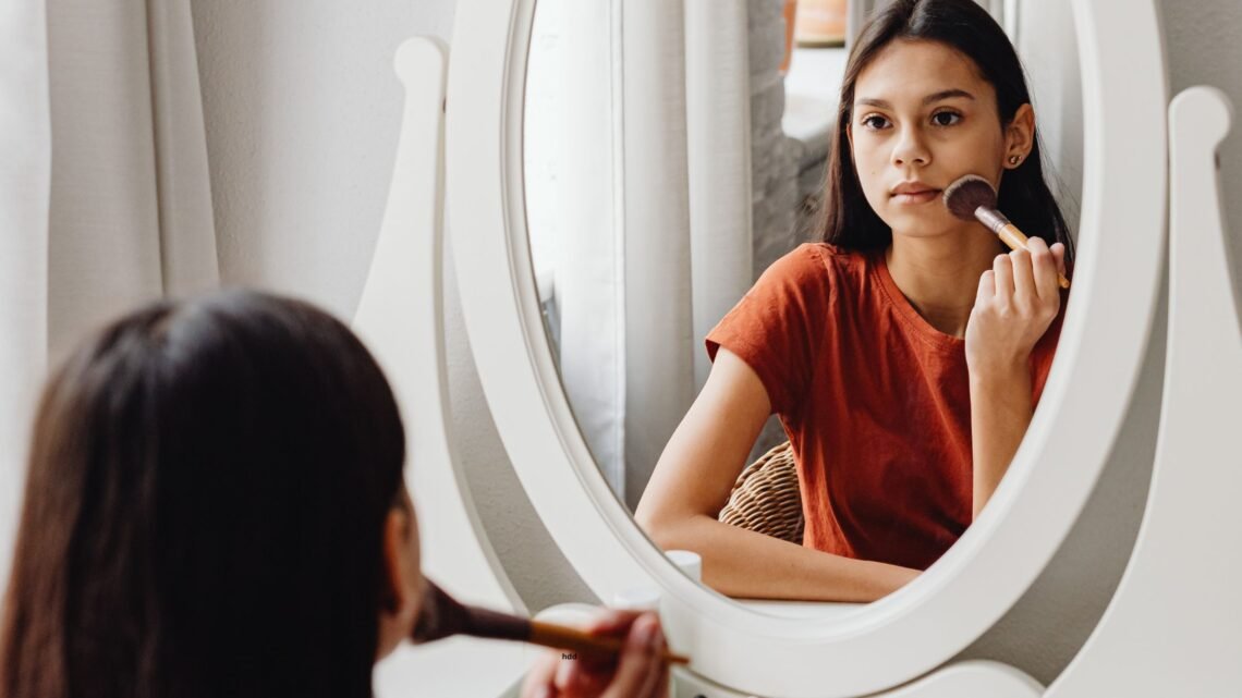 How to Spot a Narcissist Before You Fall Too Deep In Love With Him